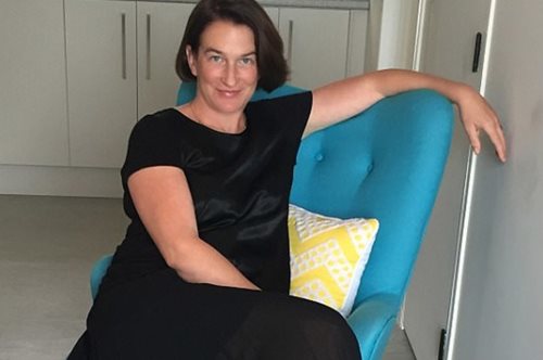 Η ιστορία της γυναίκας που θέλει να διδάξει στους άντρες τι είναι αυτό που θέλουν όλες οι γυναίκες