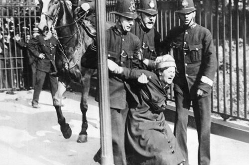 «Προτιμώ να είμαι επαναστάτρια παρά σκλάβα»: Οι γυναίκες που άλλαξαν θεαματικά την παγκόσμια ιστορία