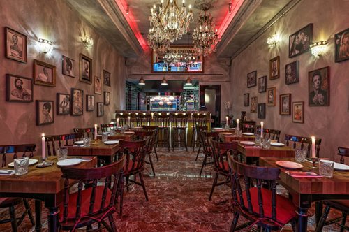 Πήγα στη νέα rotisserie του κέντρου και έφαγα την πιο νόστιμη και τραγανή πάπια της ζωής μου 