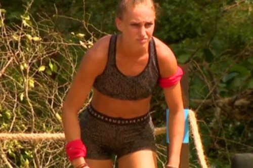 Τι έγραψε η Κατερίνα Δαλάκα στην άμμο και γιατί όλοι πιστεύουν πως ήταν ένα μήνυμα για τον Ντάνο;