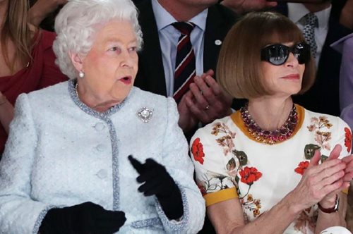 Η Ελισάβετ εμφανίστηκε ξαφνικά στην Εβδομάδα Μόδας του Λονδίνου και έμεινε άφωνη με τα ρούχα