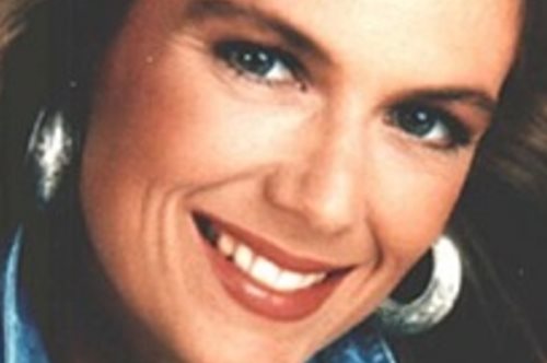 Η Μπρουκ Λόγκαν παίζει ακόμα στην Τόλμη και Γοητεία στα 55 της