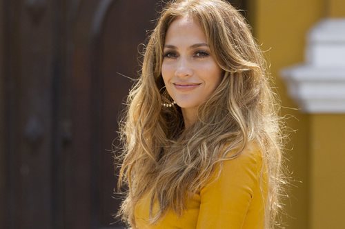 Το νέο λουκ της Τζένιφερ Λόπεζ είναι ατίθασο και σέξι. Μας έδωσε ιδέες για το καλοκαίρι