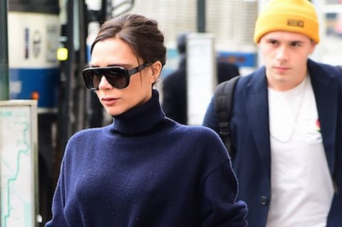 Η θεαματική έξοδος της Βικτόρια Μπέκαμ και του γιου της Μπρούκλιν από σόου στο fashion week της ΝΥ