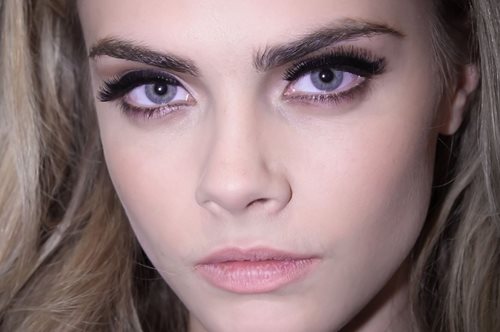 Αν δεν ξέρεις το microblading, είσαι πίσω. H τεχνική που θα κάνει ονειρεμένα τα φρύδια σου 