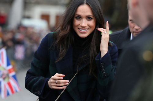 Η Mέγκαν Μαρκλ δεν βγάζει ποτέ από πάνω της αυτά τα παπούτσια που επιμηκύνουν το πόδι