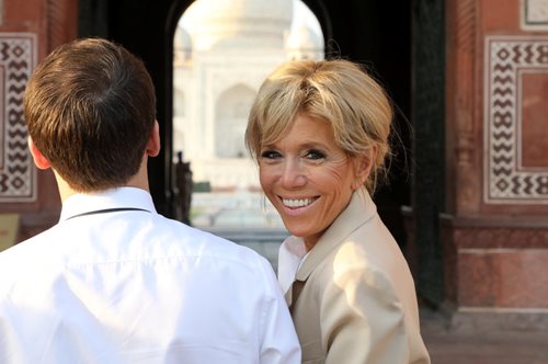 Ο λόγος που η Μπριζίτ Μακρόν εξακολουθεί να είναι διαφορετική απ'όλες τις υπόλοιπες Πρώτες Κυρίες