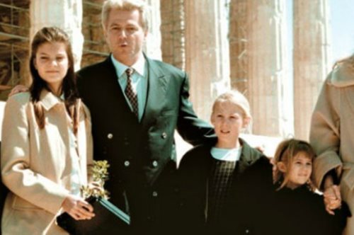 Δε μοιάζουν: Η αδερφή της Αθηνάς Ωνάση είναι το εντελώς αντίθετο από αυτήν 