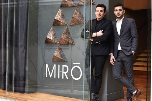 Γιατί οι γυναίκες «κολλάμε» με τους Mi-Ro;  