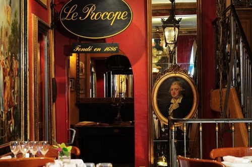 Όταν έφαγα στο παλαιότερο εστιατόριο του Παρισιού. Μια βραδιά που ακόμα θυμάμαι