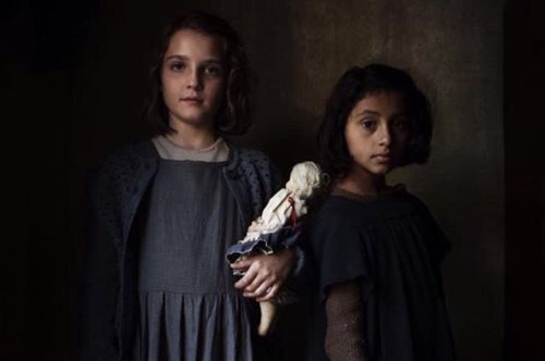 Είδαμε τις πρώτες εικόνες από την τηλεοπτική μεταφορά της «Η Υπέροχης Φίλης Μου» της Έλενας Φερράντε