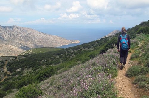 Δείτε ποιο είναι το πρώτο ελληνικό νησί που απέκτησε εφαρμογή για τα πεζοπορικά μονοπάτια του