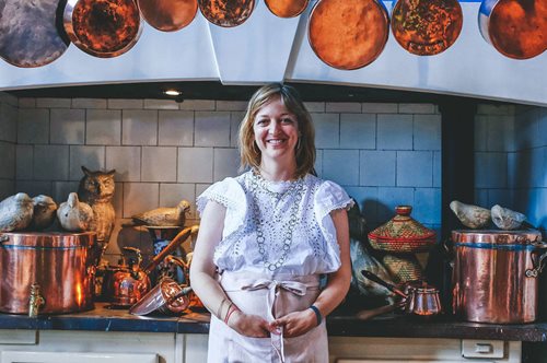 Η σεφ που έφτιαξε την γαμήλια τούρτα του Χάρι και της Μέγκαν κάνει τα πιο διαιτητικά γλυκά