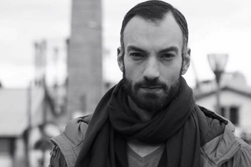 Ο ηθοποιός Bασίλης Τσιγκριστάρης όταν θυμώνει χορεύει