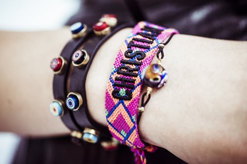 Ο θεός κρύβεται στις λεπτομέρειες: Τα αξεσουάρ της μόδας για το καλοκαίρι είναι αξεπέραστα 