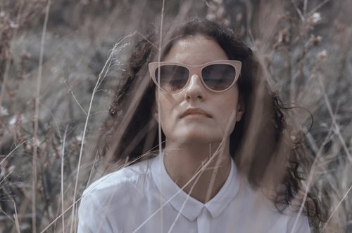 Αυτά τα γυαλιά ηλίου εξαντλήθηκαν πριν προλάβουν καν να κυκλοφορήσουν και είναι ελληνικά 