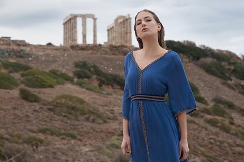 Τα ρούχα Hitonas αγαπούν την Ελλάδα και το βροντοφωνάζουν με τον πιο στιλάτο τρόπο