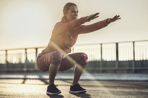 Μετά τη σανίδα: Η άσκηση που θα αλλάξει το σώμα σου από τις πρώτες κιόλας επαναλήψεις 