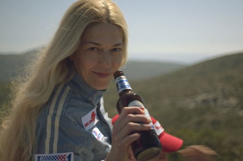 Κέρνα μία Amstel: Η νέα καμπάνια της Amstel σε προτρέπει να δεις τη ζωή αλλιώς