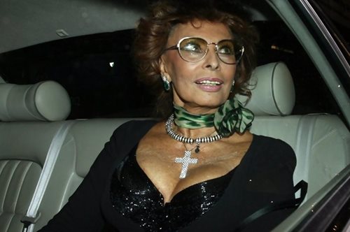 Καλλονή 86 ετών: Η Σοφία Λόρεν μάς αποκαλύπτει τα μυστικά της διαχρονικής της ομορφιάς