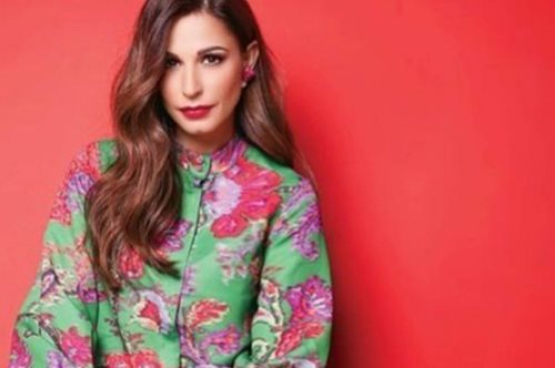 Η Κατερίνα Παπουτσάκη εξηγεί πώς κρατάει τη σπίθα στο γάμο της 