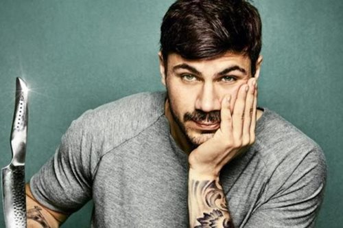 Τι τρώει ο σεφ: Ο Άκης Πετρετζίκης μοιράζεται το πρόγραμμα διατροφής 14 ημερών