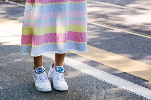 Θες τα sneakers σου να είναι τόσο λευκά σαν την πρώτη μέρα που τα αγόρασες