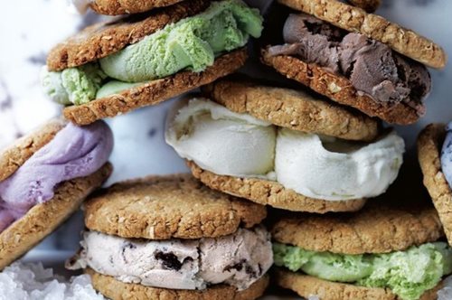 Αντίο ενοχή: Παγωτό σάντουιτς με βερίκοκο και ροδάκινο χωρίς ίχνος ζάχαρης 