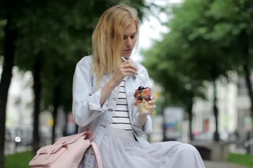 Αυτό είναι το φρούτο που περιέχει την ίδια ποσότητα ζάχαρης με μία σοκολάτα γάλακτος