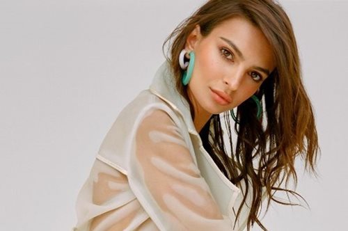 Αυτά τα σκουλαρίκια θα ξεπουλήσουν φέτος το καλοκαίρι, οπότε κανόνισε να τα βάλεις στη λίστα σου 