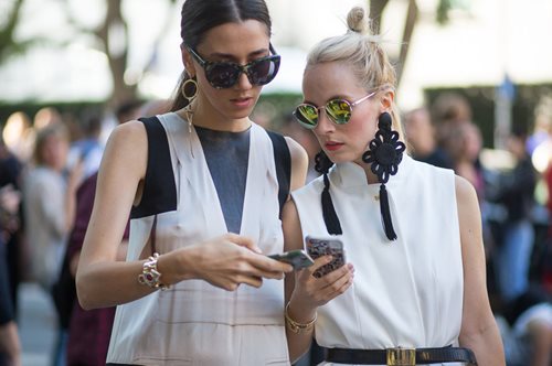 Το τρεντ του καλοκαιριού που εάν το υιοθετήσεις όλοι θα καταλάβουν ότι είσαι γνώστης της μόδας 