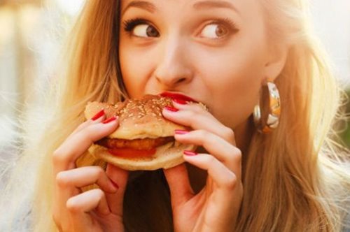 Οι 10 τροφές που πρέπει να αποφεύγεις να τρως, εάν θες να είσαι υγιής