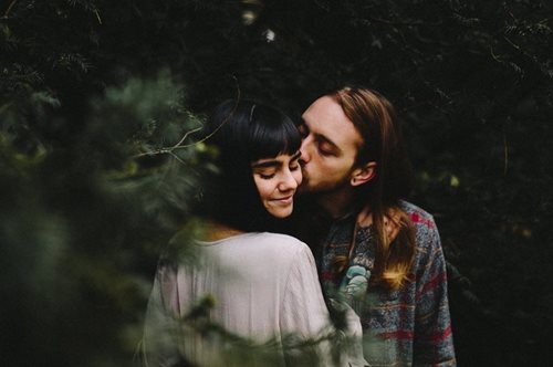 Έρευνα που εκπλήσσει. Στα πόσα χρόνια γάμου είναι πιο ευτυχισμένα τα ζευγάρια;