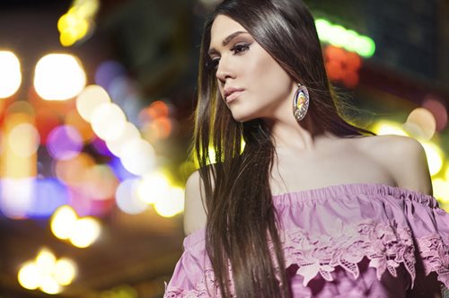 Η Chryssanthemis παλιότερα βαφόταν ακόμα και για να πάει στο περίπτερο