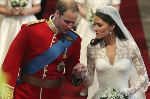 «Ο πρίγκιπας ήταν τρομοκρατημένος». Όσα πήγαν τελείως στραβά στον γάμο της Κέιτ και του Ουίλιαμ