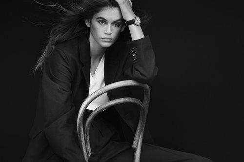 Θέλουμε κι εμείς το ρολόι που φοράει η Kaia Gerber