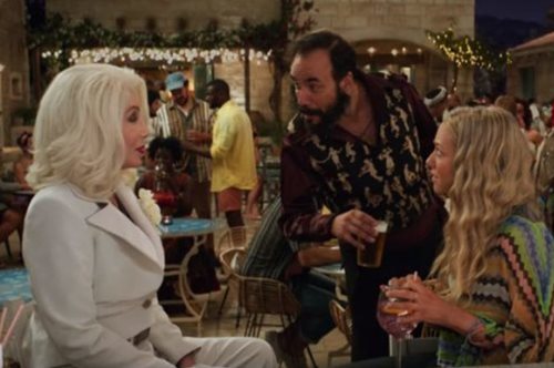 Μαζί με τη Cher. Ο Πάνος Μουζουράκης στο τρέιλερ του καινούργιου Mamma Mia