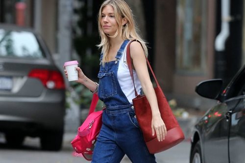 Το outfit της Σιένα Μίλερ είναι αυτό που χρειαζόμαστε για μία τέλεια, άνετη καλοκαιρινή εμφάνιση