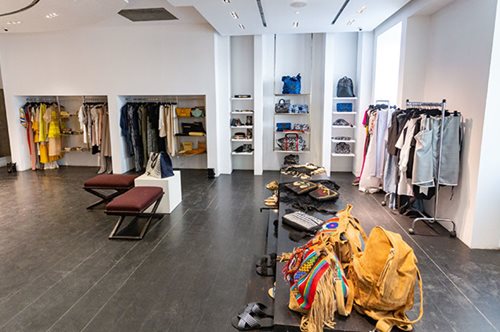 AISSO: Ο νέος σταθμός της πόλης για να βρεις μαζεμένες όλες τις δημιουργίες των Ελλήνων σχεδιαστών