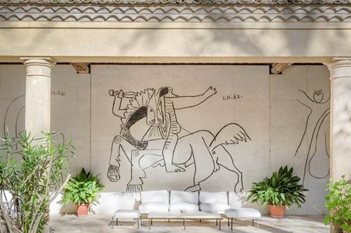 Το ιστορικό κάστρο αποκαλύπτει τους θησαυρούς του: Πέντε άγνωστες ώς τώρα τοιχογραφίες του Πικάσο 