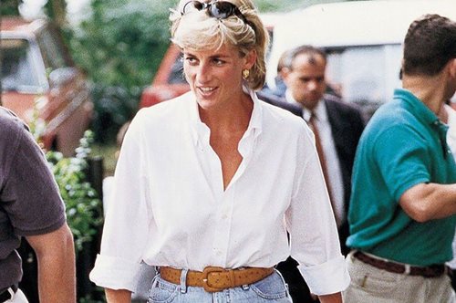 Το αγαπημένο ρούχο της Νταϊάνα είναι σήμερα περισσότερο στη μόδα από ποτέ