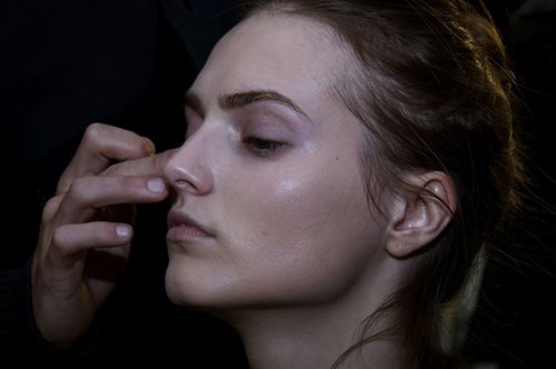 Ξηρή επιδερμίδα; Η λύση βρίσκεται σε ένα μαγικό συστατικό 