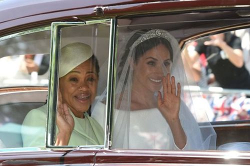 Σύχρονος αέρας. Η μητέρα της Μέγκαν Μαρκλ έκανε μία πρωτοφανή κίνηση στον βασιλικό γάμο