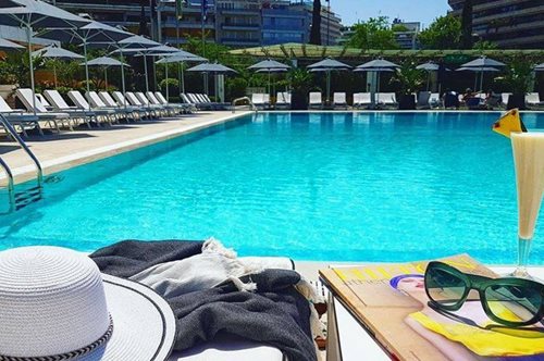 Η μεγάλη αλλαγή στην πισίνα του Hilton φέρνει νέο αέρα στην αστική όαση της πόλης 