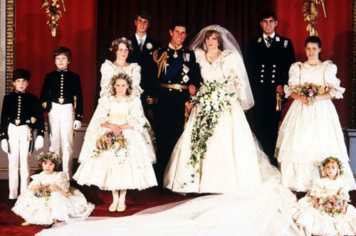 Πως η Πριγκίπισσα Νταϊάνα έζησε το χειρότερο εφιάλτη την ημέρα του γάμου της μέσα στο νυφικό της