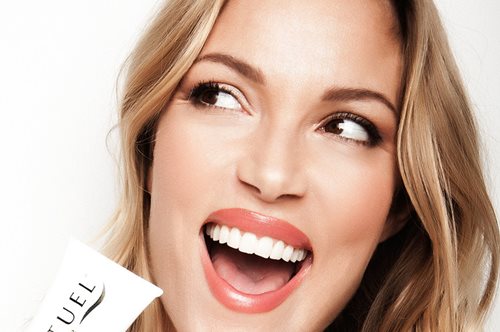 Το λαμπερό χαμόγελο πάει με όλα!