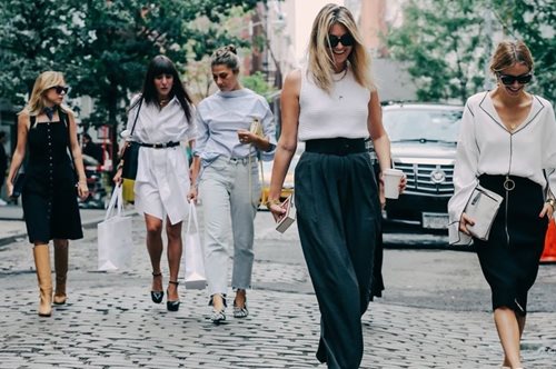 Κι όμως, μπορείς να μην αποχωριστείς το χειμωνιάτικο, αγαπημένο παπούτσι ακόμα και το καλοκαίρι 