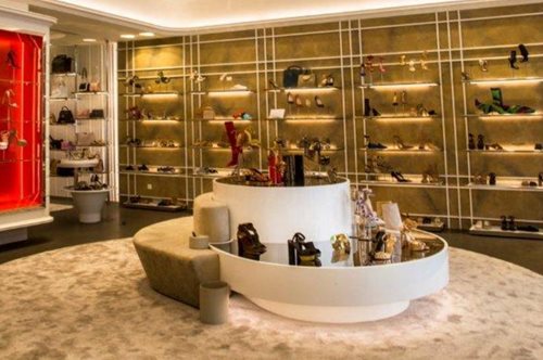 Μόλις προσγειώθηκε στην πόλη. Το ολοκαίνουργιο κατάστημα Καλογήρου μοιάζει με κόσμημα