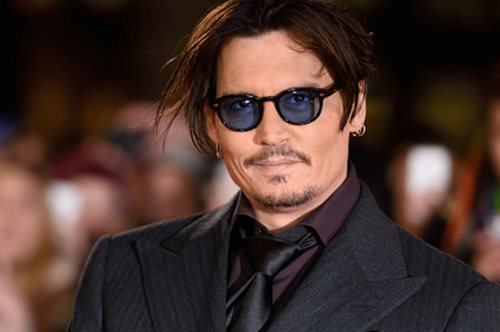 Ένας άλλος άνθρωπος. Ο Τζόνι Ντεπ υπερβολικά αδυνατισμένος και κουρασμένος στις νέες του φωτογραφίες