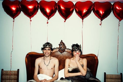 Ρωτήσαμε 30 γυναίκες εάν πιστεύουν στον Άγιο Βαλεντίνο. Ιδού όλες οι απαντήσεις